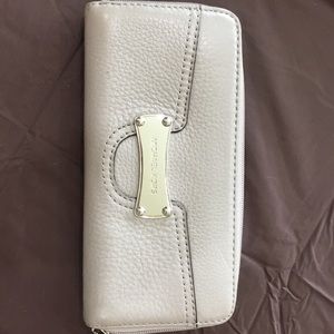 Michael Kors Zipper Wallet